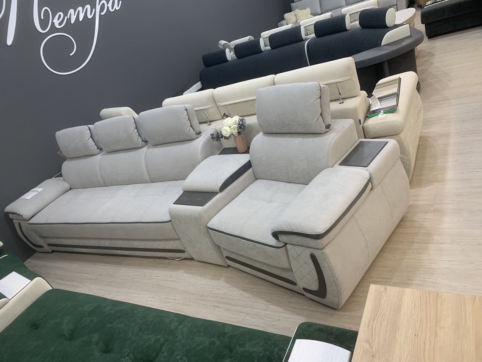 Диваны Айпетри де Люкс в наличии. г.Гродно  ТЦ Корона  Д 4007 Селия 6/селия 1