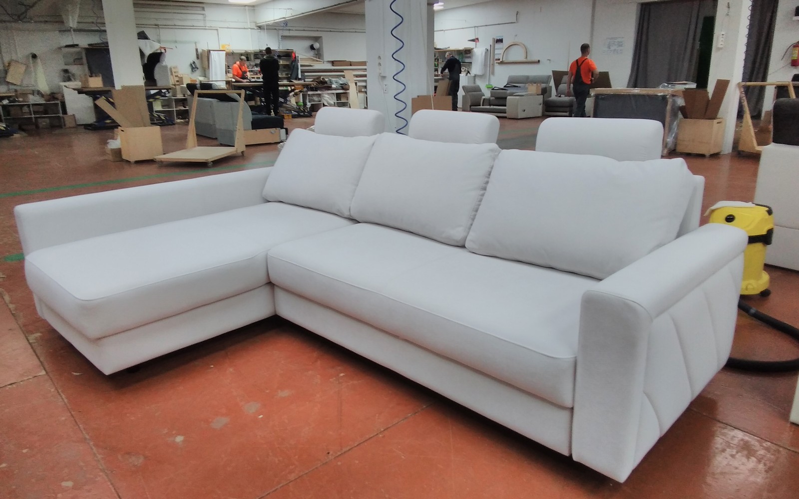 Диваны Верона Люкс в наличии. Склад Д 1197 Мосс 1 крем В2 узкий удлиненный 10см (Моз)