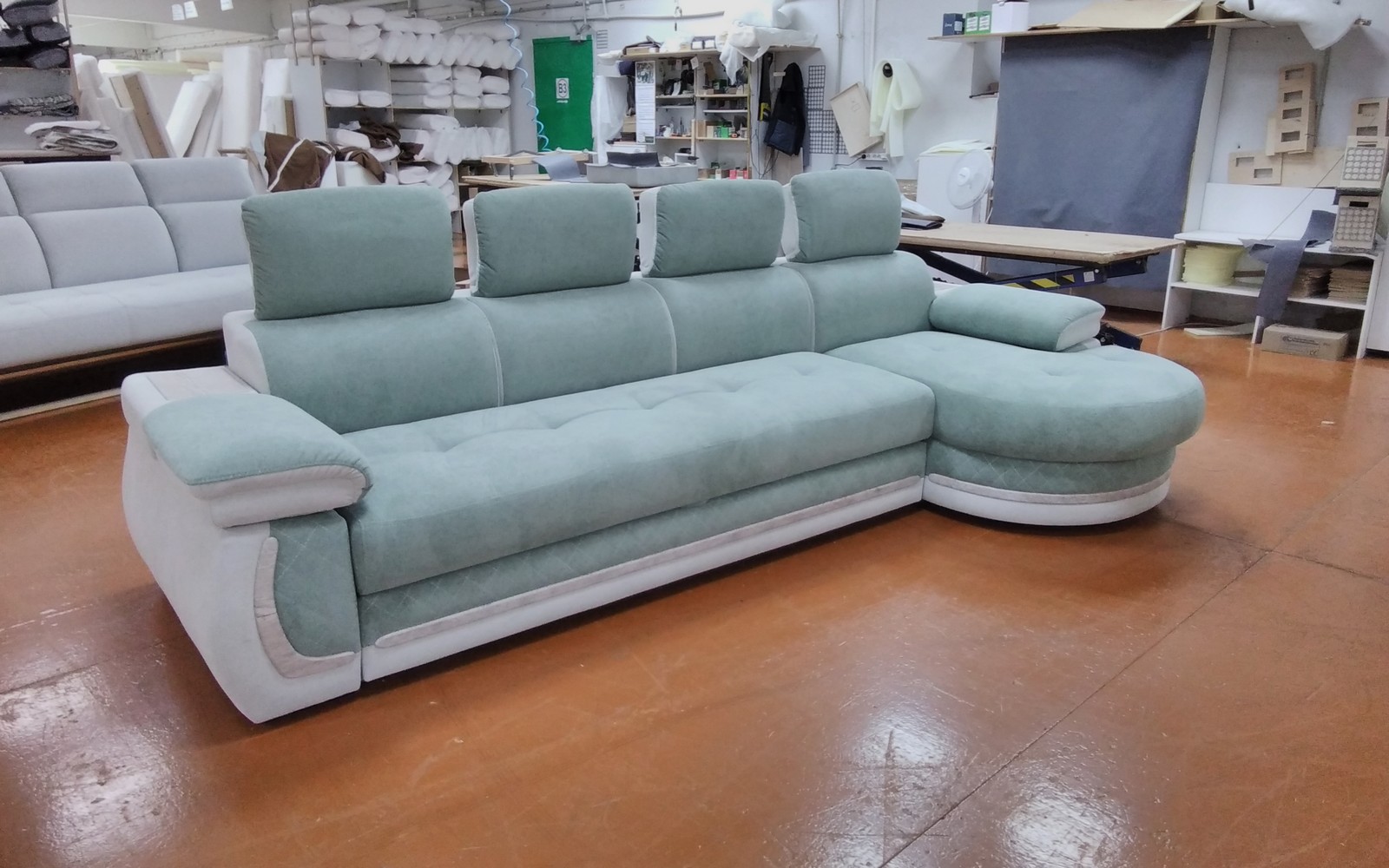 Диваны Айпетри де Люкс в наличии. Склад Д 1925 барса 807/барса 804 (Моз)