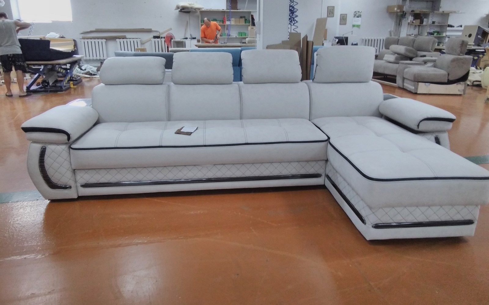 Диваны Айпетри де Люкс в наличии. Склад Д 1834 альпина 1/брабус 17 (Моз)